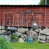 Jak organizovat skladování zahradního nářadí v kůlně